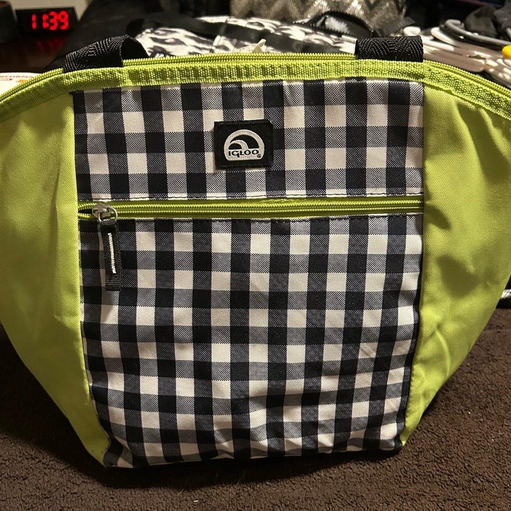 Igloo Lime Green and Gray Cooler Bag